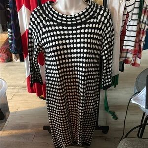 New Directions Monochrome Knit Design